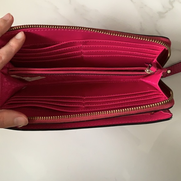 Kate Spade Bright Pink Wristlet Wallet Purse - Picture 5 of 8